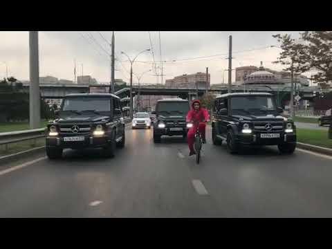 Самый пафосный велосипедист Краснодара: видео